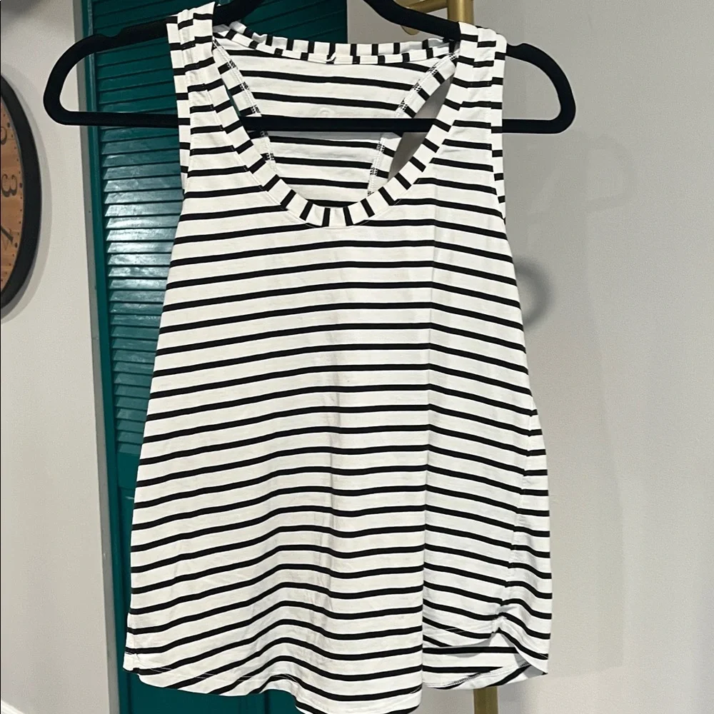 Lululemon LOVE TANK TOP - Picture 2 of 6